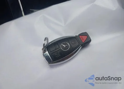 2016 Mercedes-Benz C 300 4Matic из США, поврежденный, VIN 55SWF4KB7GU175922